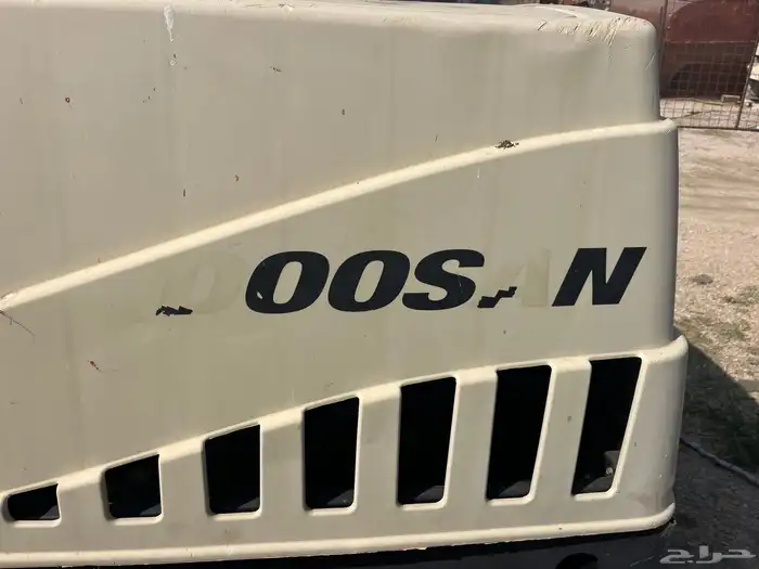 كمبريشن هواء دوسان وع الشرط موديل 2015 فقط اشتغل 418 ساعه 3