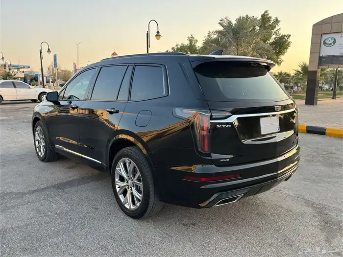 كاديلاك Sport فل الفل مواصفات نادره (ممشى قليل) 3