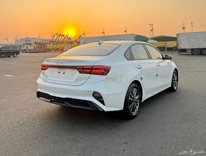 كيا K3 ( بنزين ) 2022 اعلى نوع بدون فتحه سقف للبيع 3