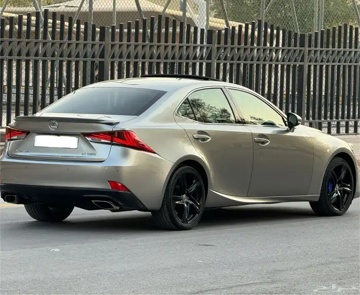 لكزس IS350 فل 2017 سعودي 9