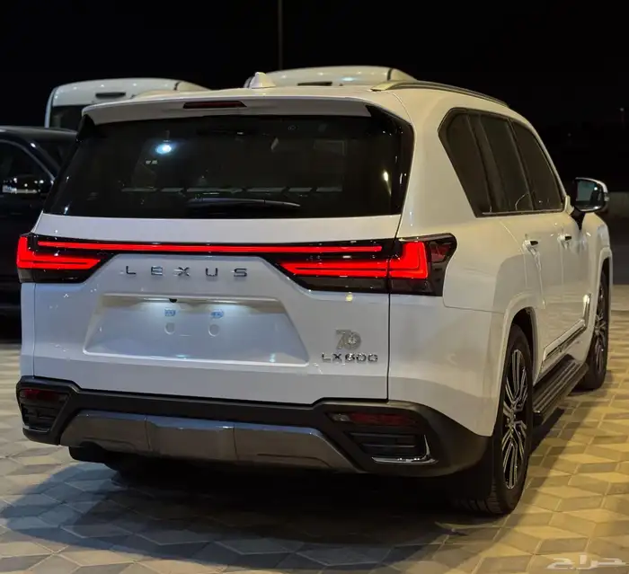 لكزس LXBB ابيض داخل ابيض الساير 2025 2