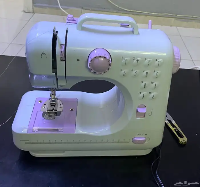 ماكينة خياطة صغيرة 0
