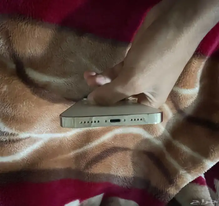 ايفون 14 برو ماكس لون ذهبي للبيع للحاجه 3