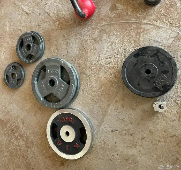 مجموعة معدات رياضية نظيفه لاتشكو من شيء 0