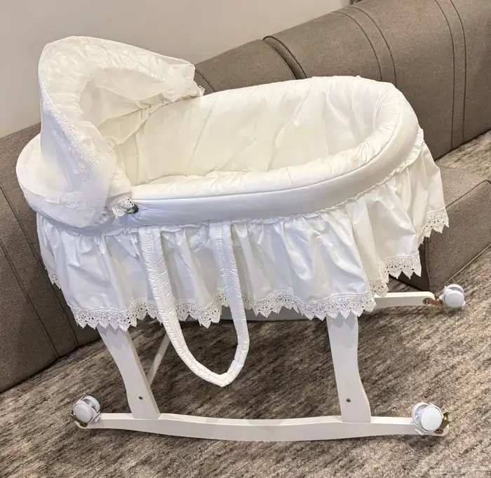 عربات اطفال وسرير 0