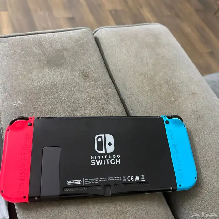 نوتيندو سويتش ون معا جميع اغراضه بدون شاحن 1
