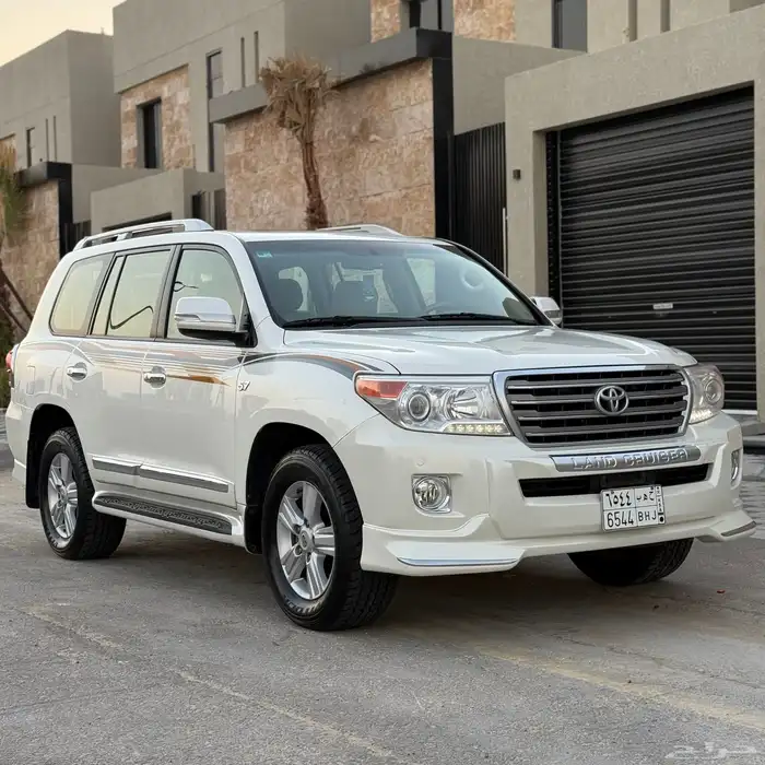 لاندكروزر VXR فكسار 2015 بريمي ( وكالة ) 9