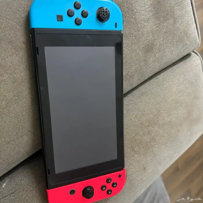 نوتيندو سويتش ون معا جميع اغراضه بدون شاحن 0