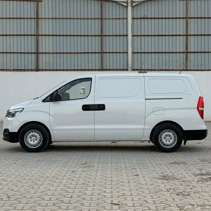 هونداي H1 اتش ون 2021 بضاعه بنزين سعودي 3