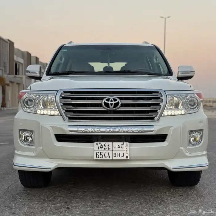 لاندكروزر VXR فكسار 2015 بريمي ( وكالة ) 2