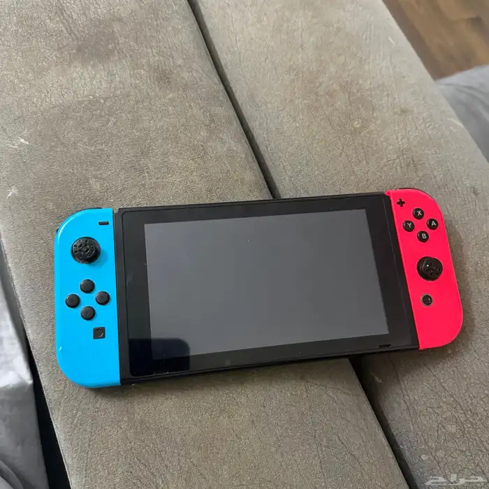 نوتيندو سويتش ون معا جميع اغراضه بدون شاحن 2