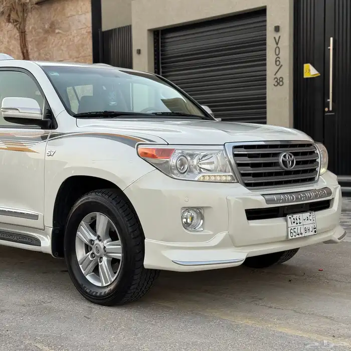 لاندكروزر VXR فكسار 2015 بريمي ( وكالة ) 6