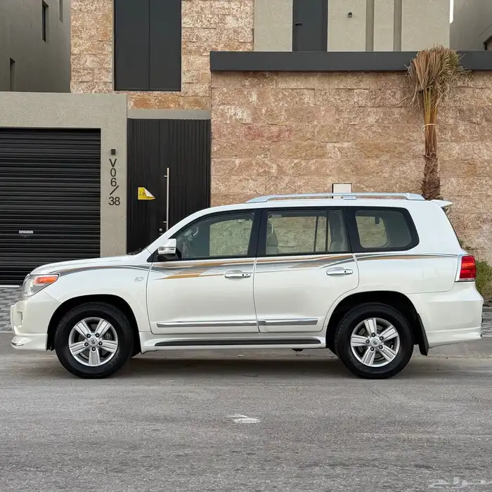 لاندكروزر VXR فكسار 2015 بريمي ( وكالة ) 14