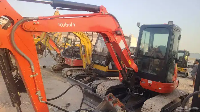 بوكلين صغير للايجار اليومي والشهري داخل الرياض 1