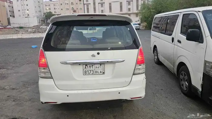 تيوتا انوفا فل كامل بحالة ممتاز ثاني مالك 8