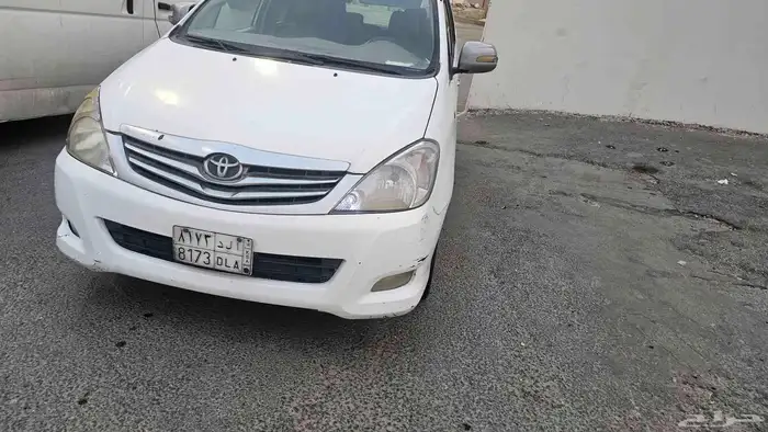 تيوتا انوفا فل كامل بحالة ممتاز ثاني مالك 3