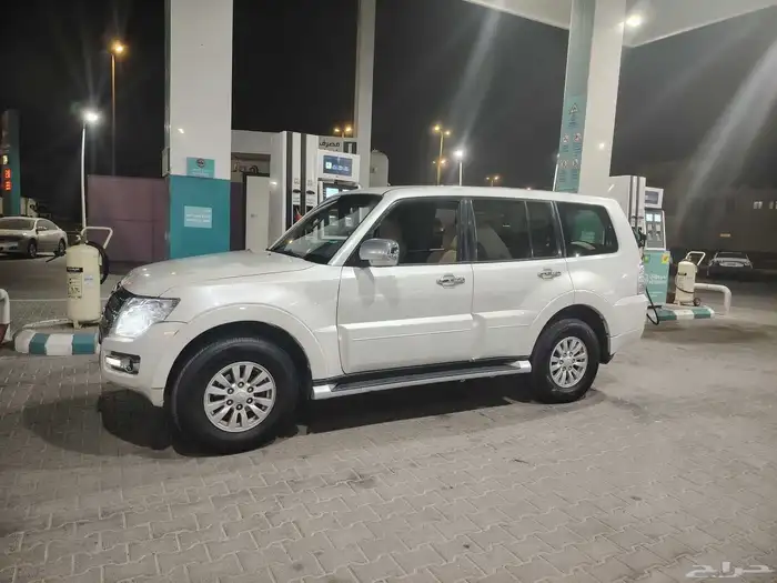 مستبيشي باجيرو 2016 للبيع 1