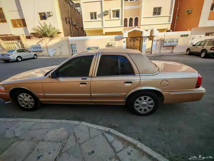 فورد قراند ماركيز للبيع 2005 ماشي 269 GS برقهام نادر 1