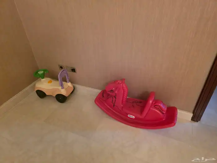 العاب و عربة اطفال 0