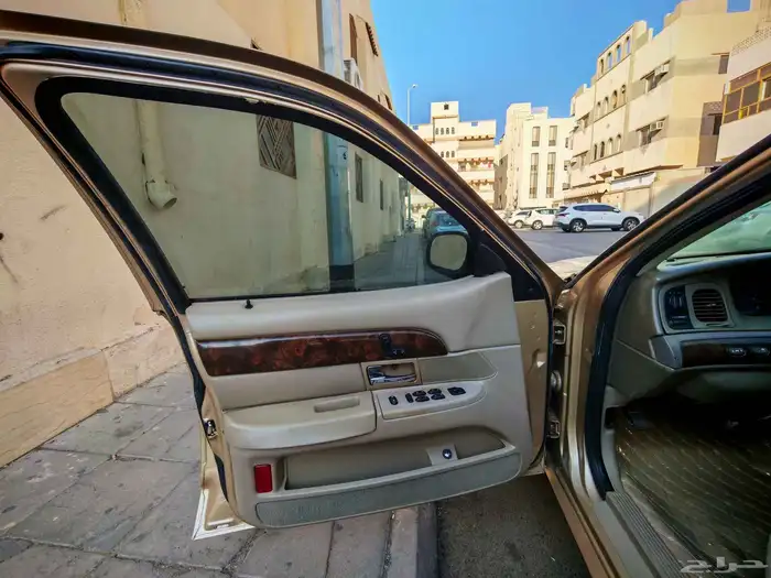 فورد قراند ماركيز للبيع 2005 ماشي 269 GS برقهام نادر 6