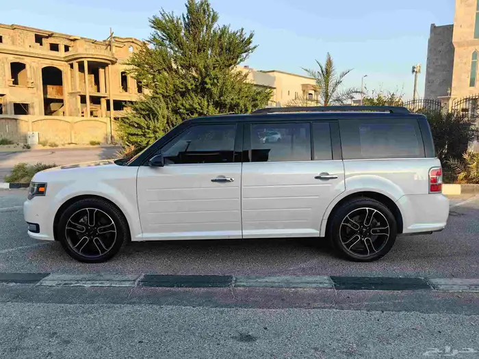 فورد فليكس تيربو فل اوبشن فتحات سقف موديل 2013 م بحالة ممتاز 1