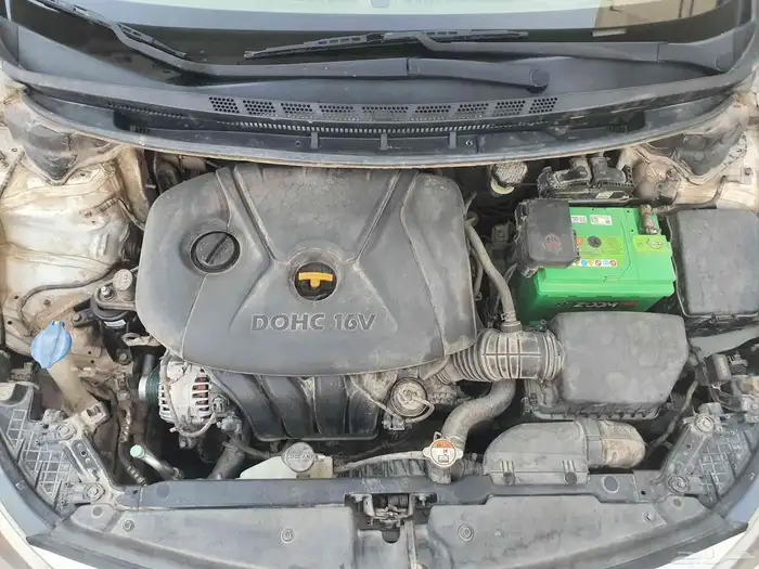 للبيع كيا سيراتو 2016 مالك أول 8