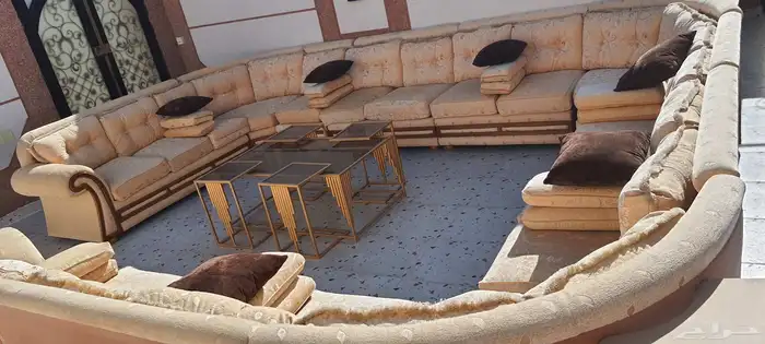 كنب للبيع مع طاولات المقاس 6 4اخو الجديد قمه فالنضافه 0