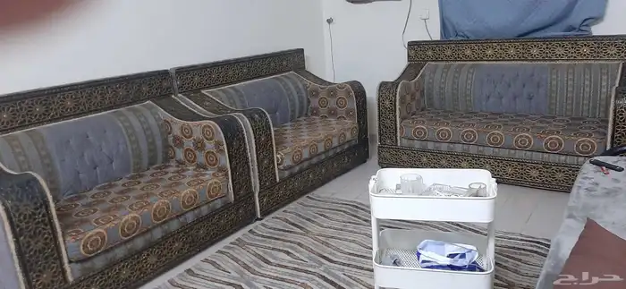 طقم كنب بني مستعمل نظيف وطقم كنب رماضي 3 قطع 2