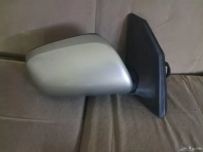 مرايات كهربا ضم كرولا 2007 و أربعة فرش باب داخلى عادى و كرسى 0