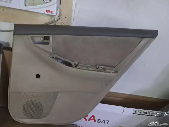 مرايات كهربا ضم كرولا 2007 و أربعة فرش باب داخلى عادى و كرسى 6