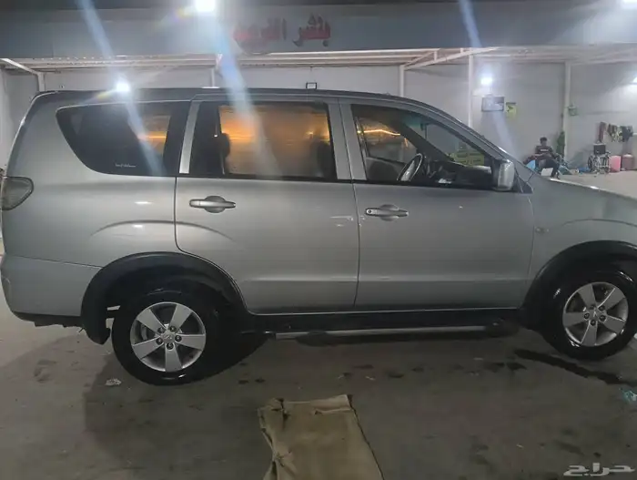 للبيع سيارة سي ام سي 2015 عائلية 7 ركاب الممشى 237000 الف ك 7