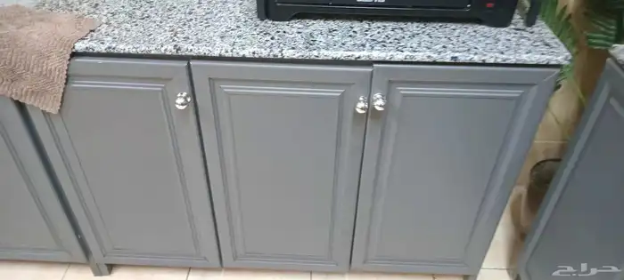 مطبخ شبه جديد لون رصاصي على سوم 1