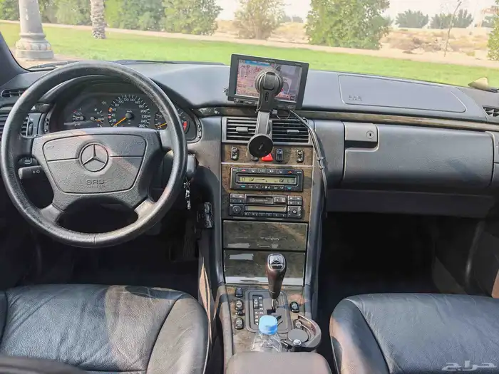 1996 مرسيدس E400 9