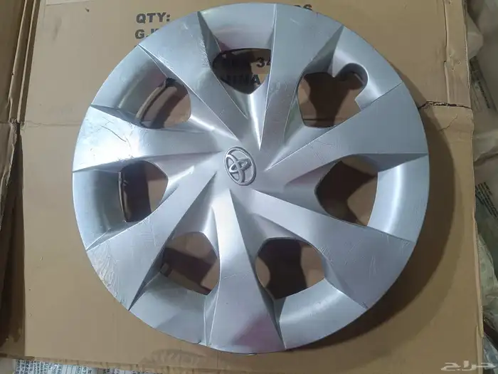 طاسه وحده فقط نضيفه موضحه بي الصوره وحد مره 50 0