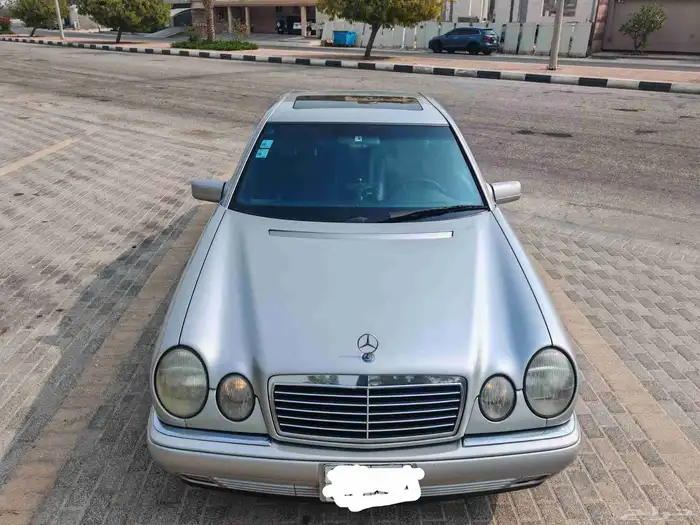 1996 مرسيدس E400 1