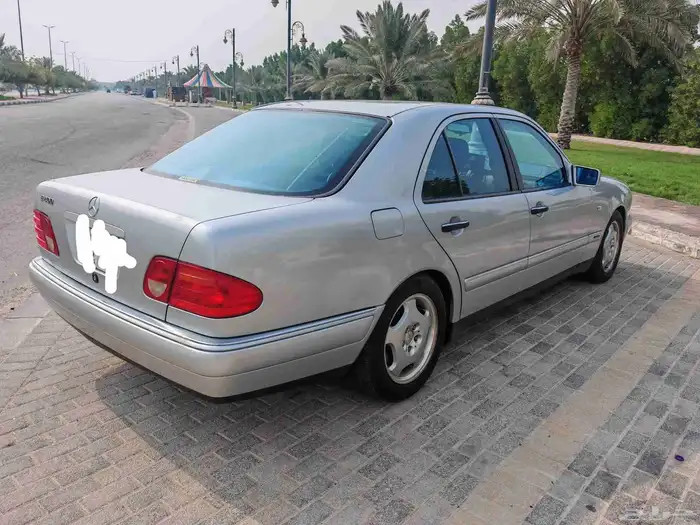 1996 مرسيدس E400 4