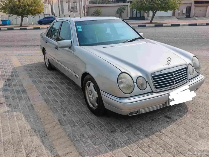 1996 مرسيدس E400 0