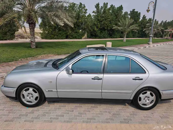 1996 مرسيدس E400 2