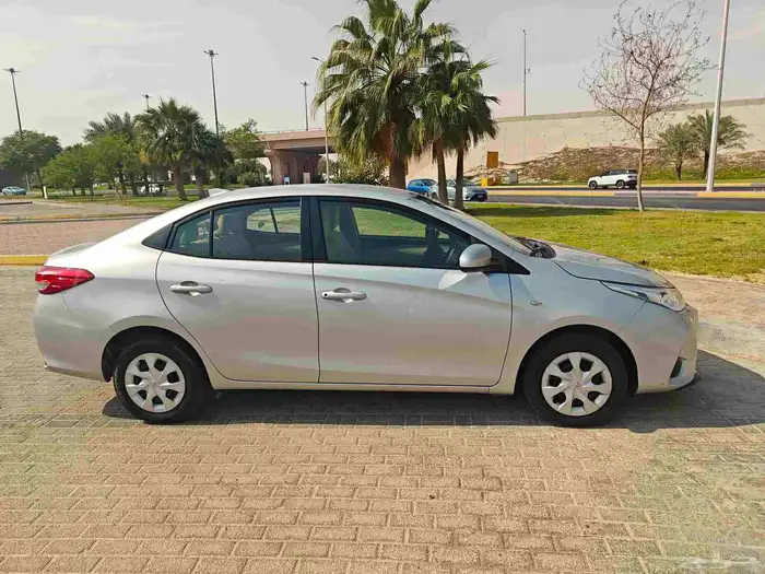 للبيع تويوتا يارس 2022 وكاله 4