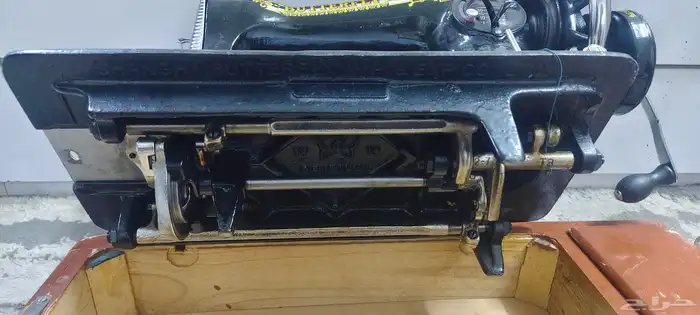 مكينة خياطة أبو الفراشة اصلية قديمة ثراثيه 5