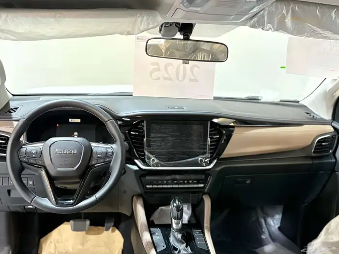 ايسوزو ام يو اكس فل خليجي 2025 7