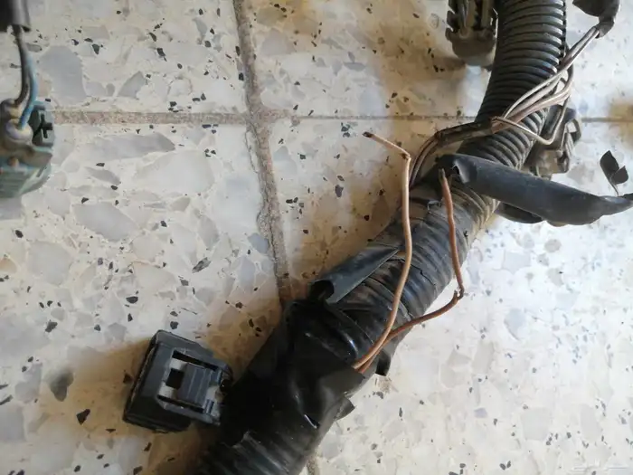 للبيع قطع غيار كورلا 9