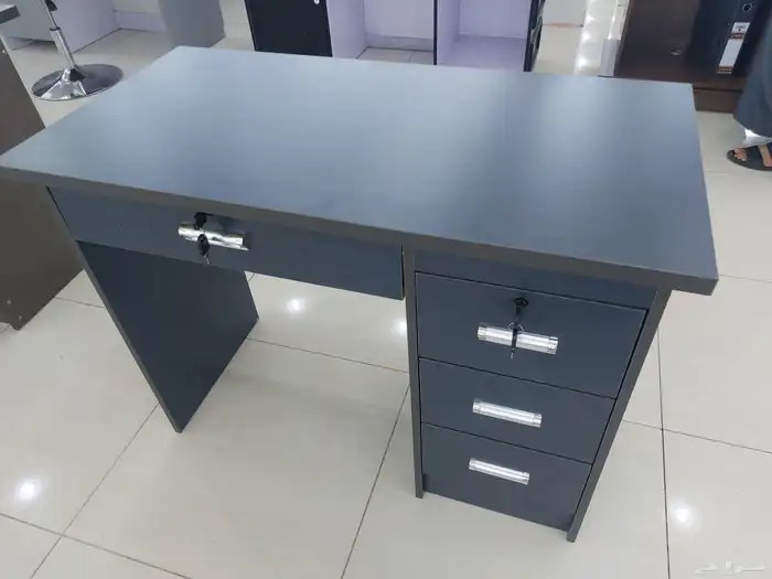 بارتيشن رباعي ثنائي و مفردلون ابيض و جملي كرسي دوار قاعده كر 26