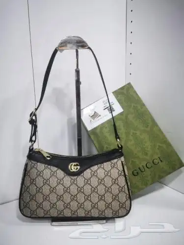 شنط درجه أولى وسكارف رجالي تنفع هداياأهدومن تحبون السعر170 38