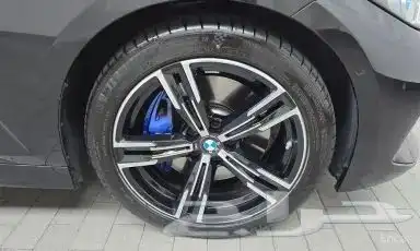 بي إم دبليو الفئة الثالثة (G20) 320i إم سبورت 4