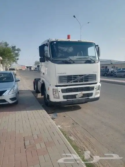 للبيع راس تريلة فولفو موديل 2004 0