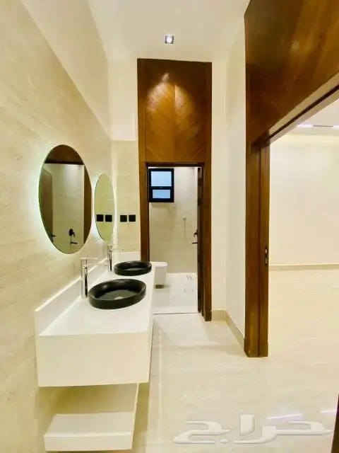 فيلا درج صاله وشقتين بحي البيان 14