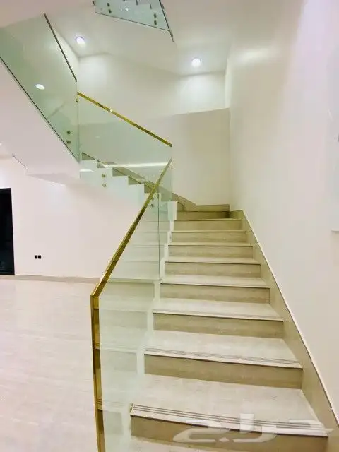 فيلا درج صاله وشقتين بحي البيان 22