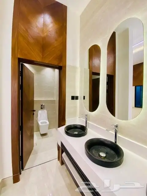 فيلا درج صاله وشقتين بحي البيان 8