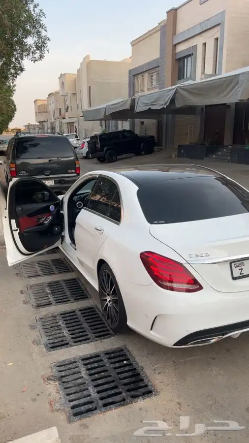 مرسيدس c200 لوحات دبي 12